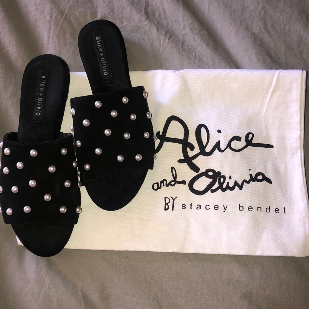 Alice + Olivia pearl suede slide sandal sz 6